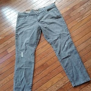 Old Navy Jeans - ❤️NEW❤️ Gray Distressed Jeans Plus Size Old Navy Jeans - ❤️NEW❤️ Gray Distressed Jeans Plus Size